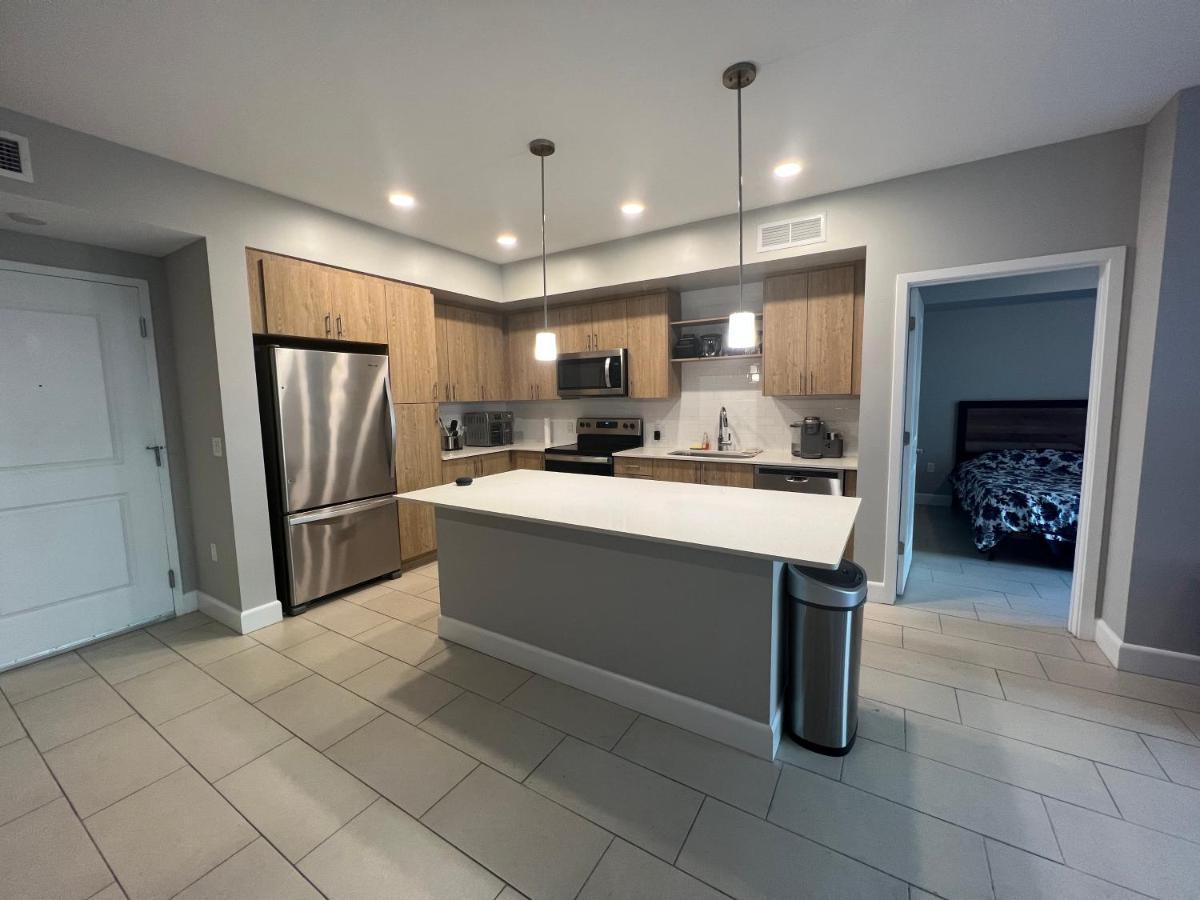Upscale 2-bedroom Balcony And Pool View & Luxury Amenities In Miami-doral, Mins To Intl Appartement *
